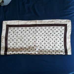 Louis Vuitton scarf